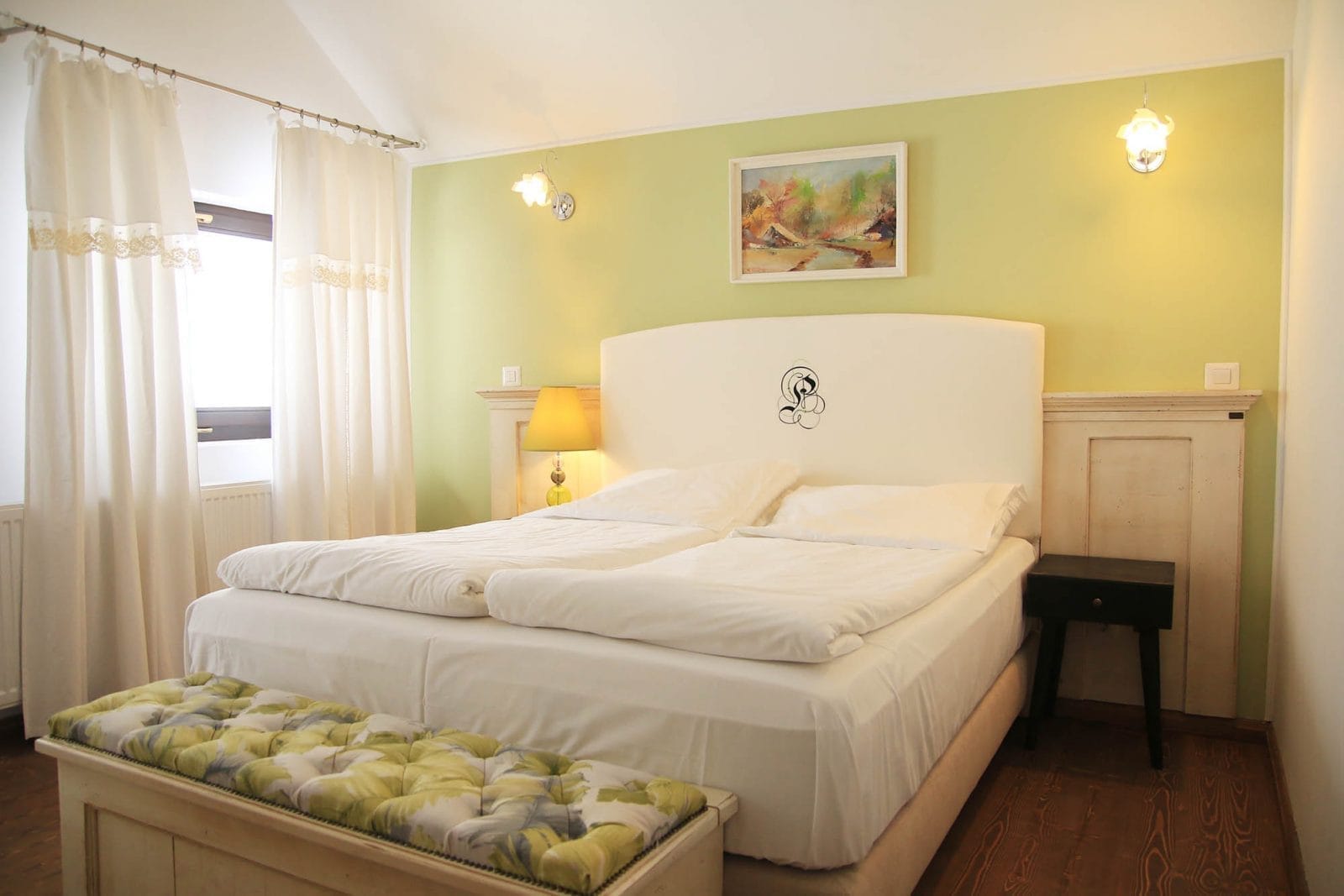 Camera Frunzelor,  Chalet Romantic, Pastel Chalet, boutique hote