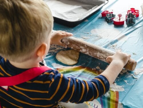 tabara joc si joaca pentru familii cu pitici